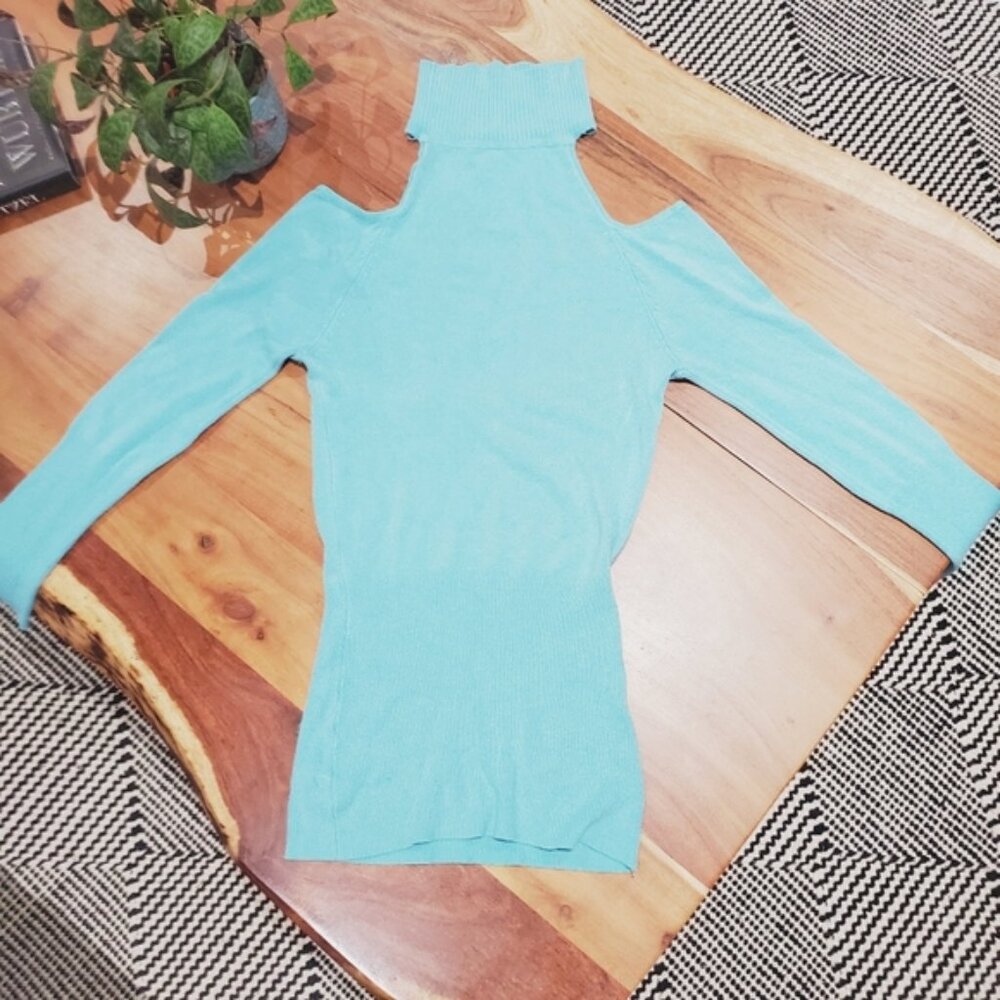 Vintage Costa Blanca Cold Shoulder Knit Top